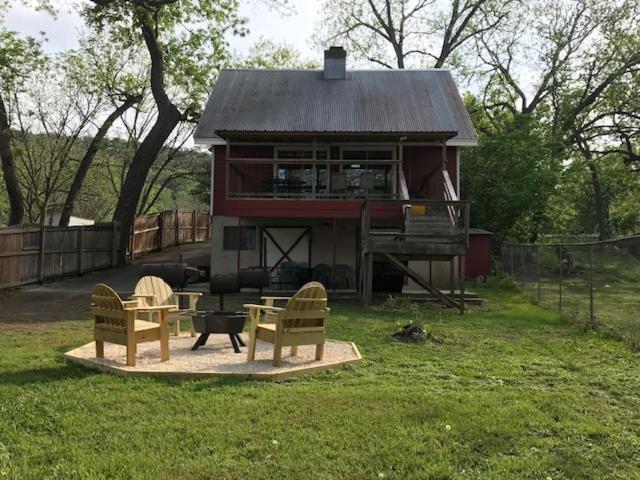 Rr 9122Rb Red Barn Cabin Canyon Lake Exterior photo